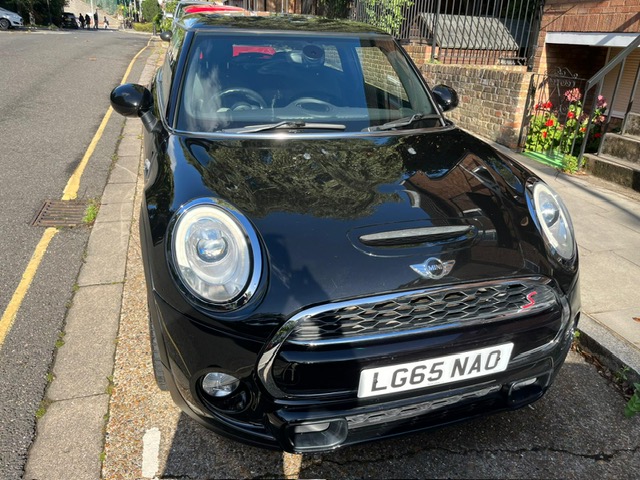 [Vehicle Photo]