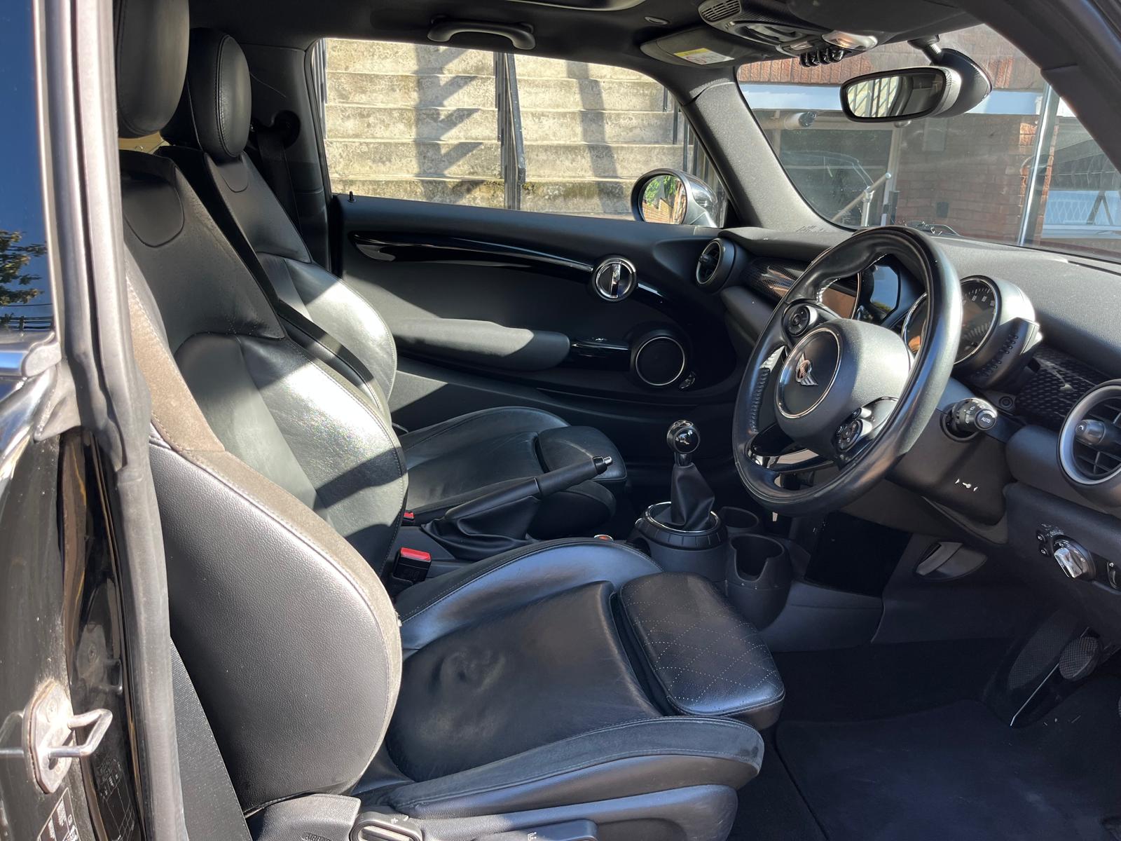 [CCK vehicle showroom photos]
