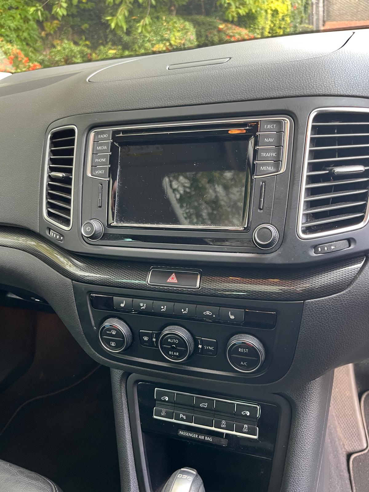 [CCK vehicle showroom photos]