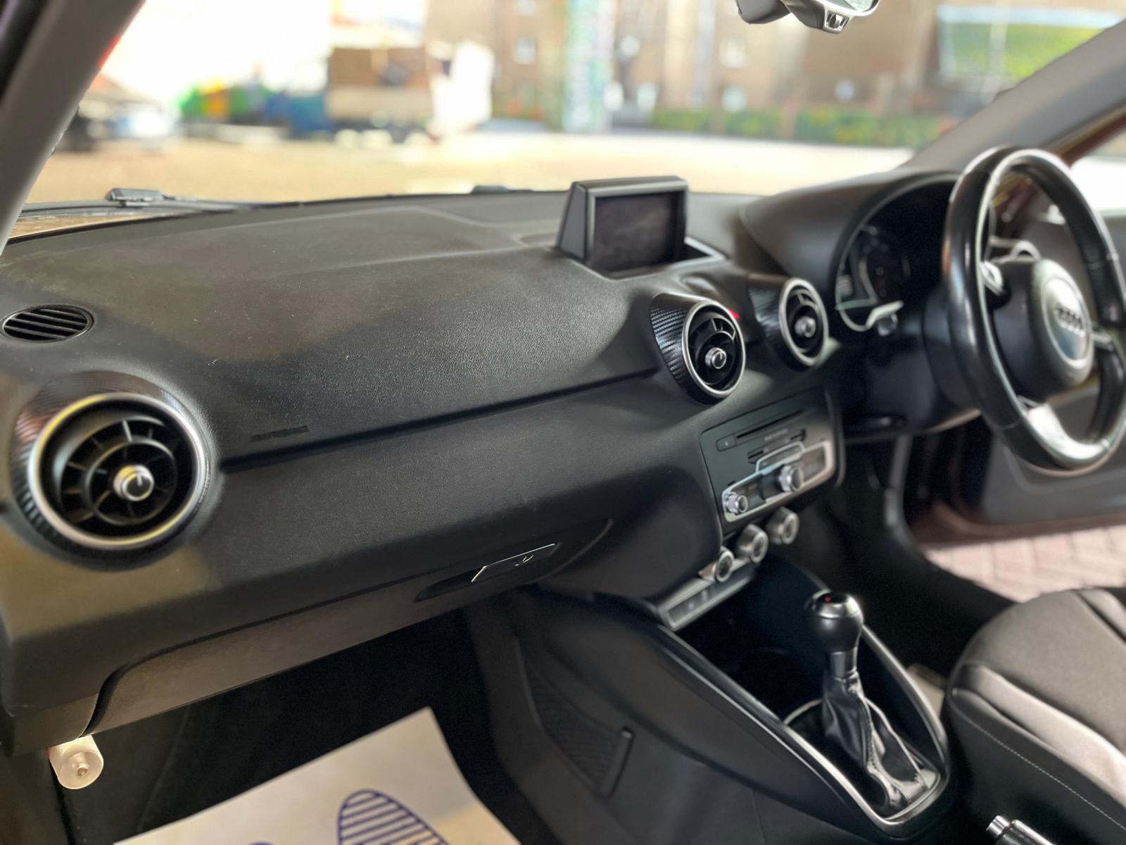 [CCK vehicle showroom photos]