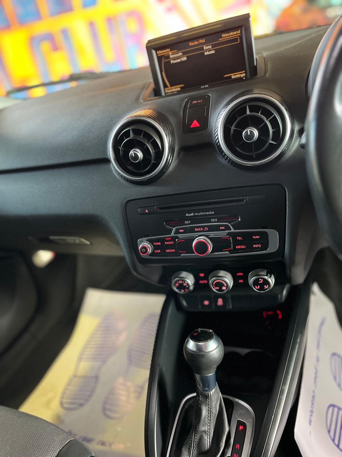 [CCK vehicle showroom photos]