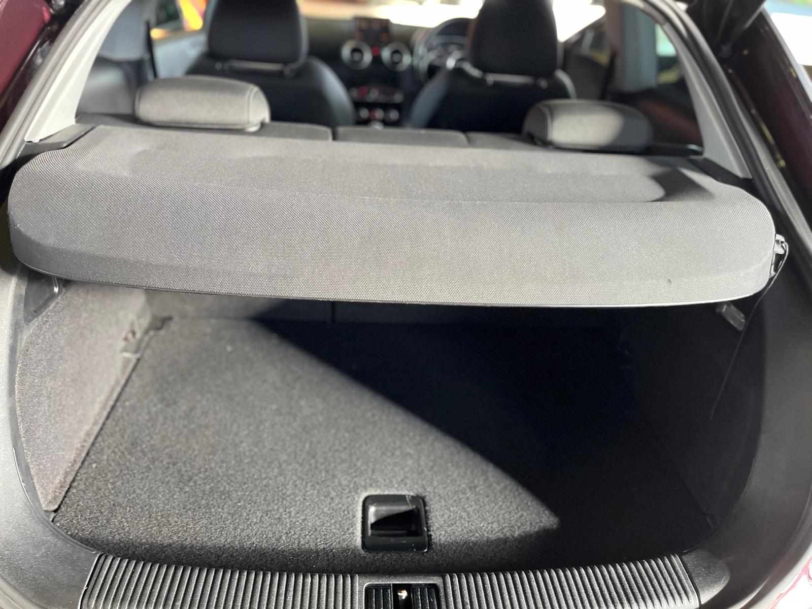 [CCK vehicle showroom photos]