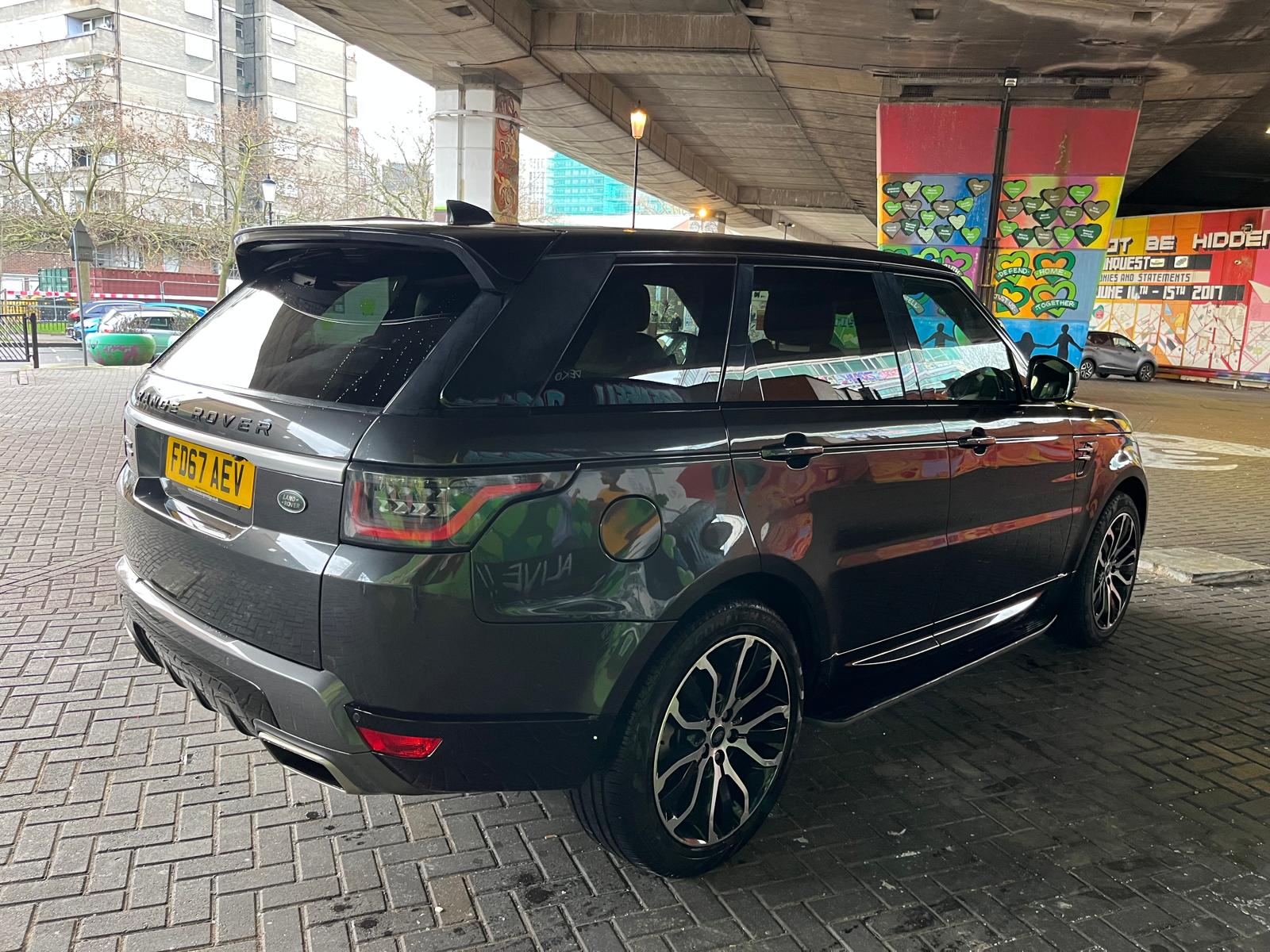 [CCK vehicle showroom photos]