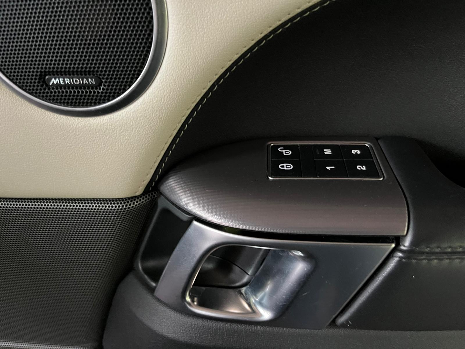 [CCK vehicle showroom photos]