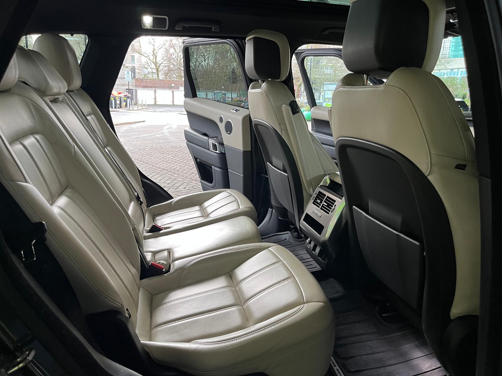 [CCK vehicle showroom photos]