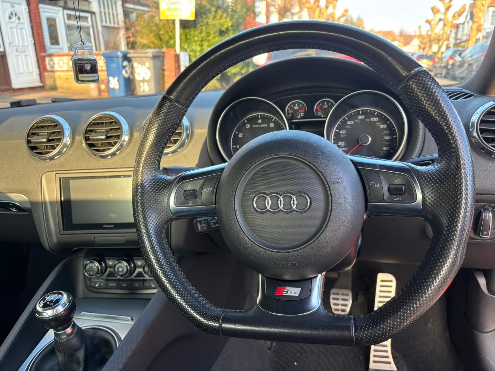 [CCK vehicle showroom photos]