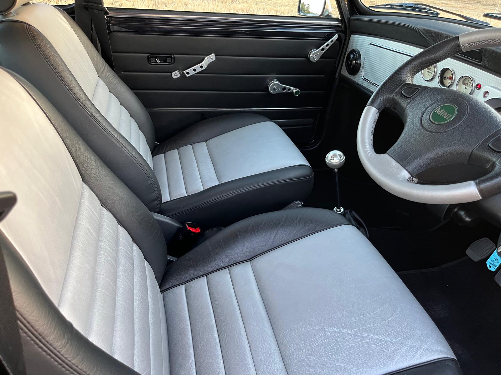 [CCK vehicle showroom photos]