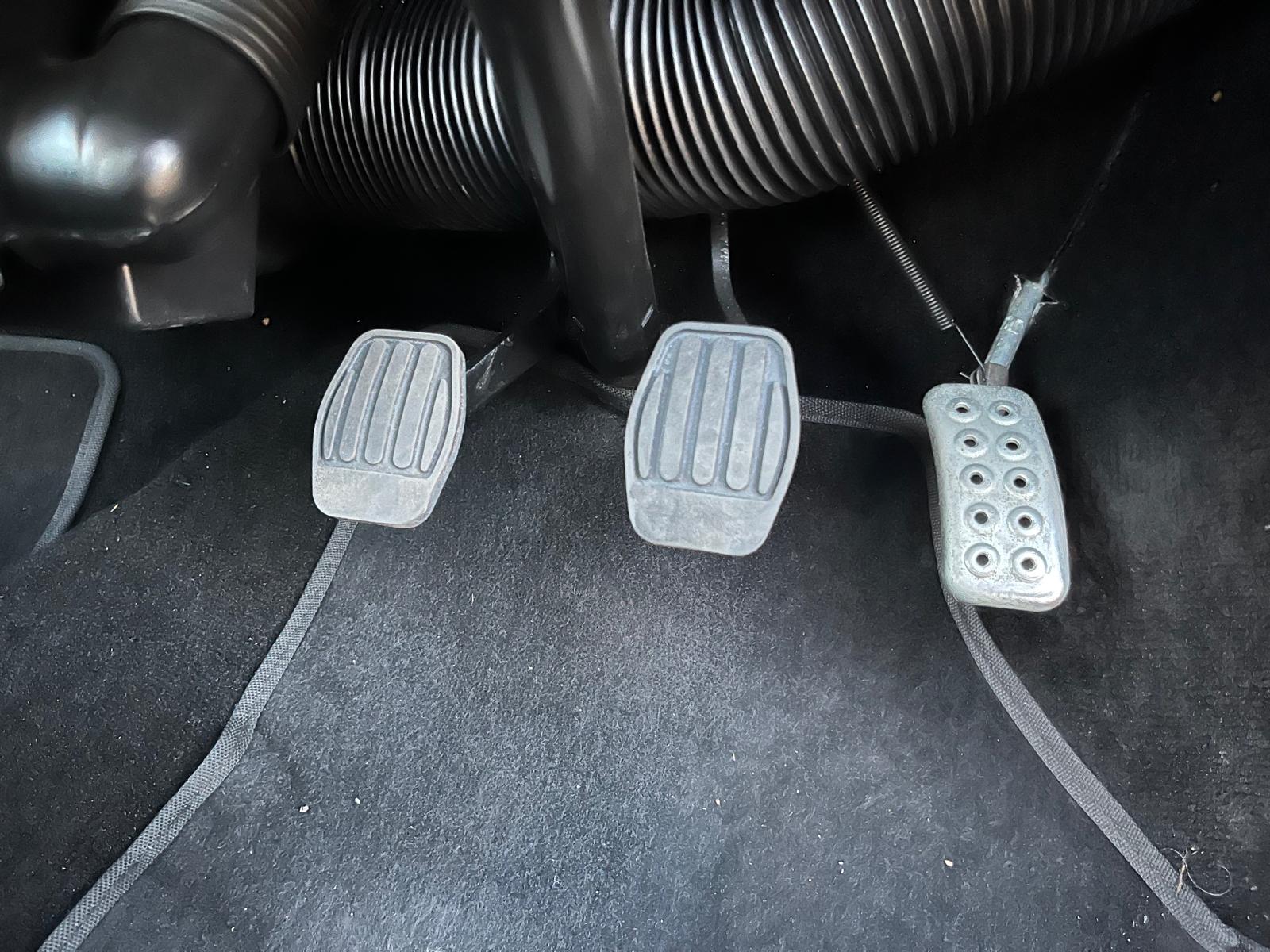 [CCK vehicle showroom photos]